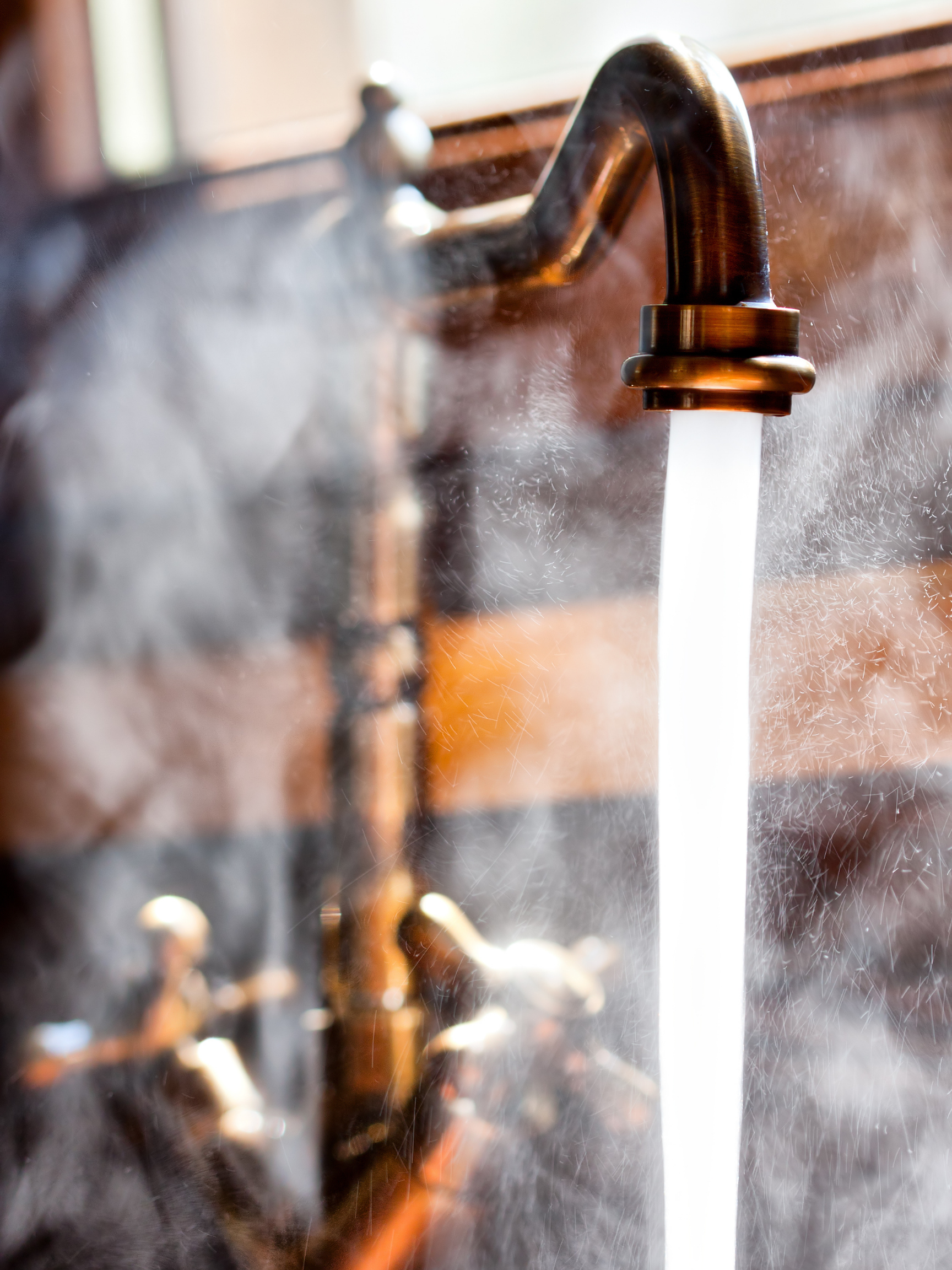 steaming water heating faucet